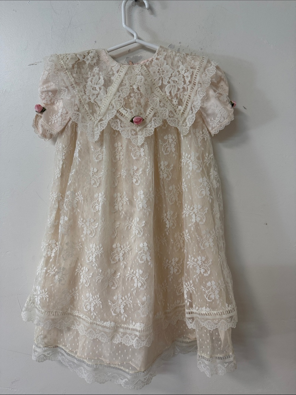 Rare Gunne Sax Cream Lace Floral Overlay Dress with Pink Rosette Accents